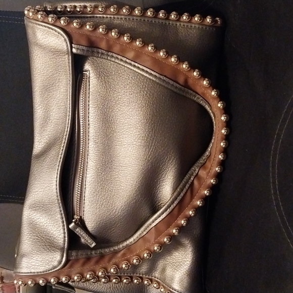 Hobo style two tone metallic bag like new - Picture 2 of 4